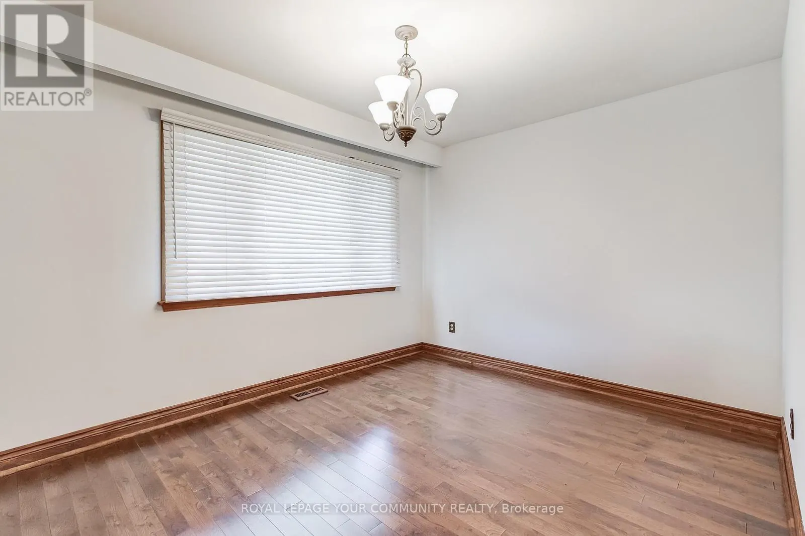 52 WHITBURN CRESCENT