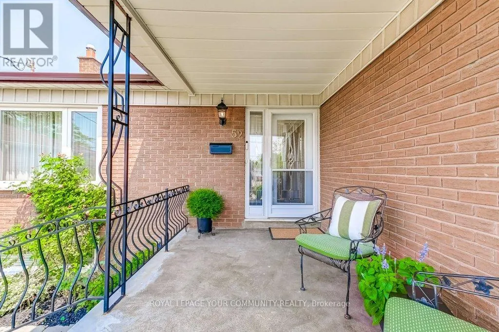 52 WHITBURN CRESCENT
