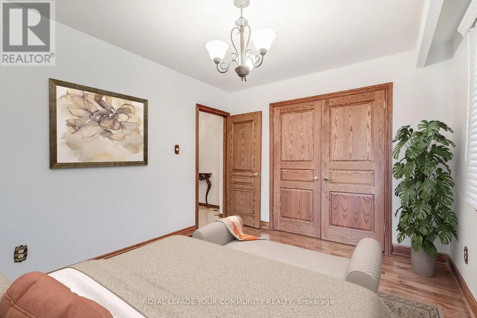 52 WHITBURN CRESCENT