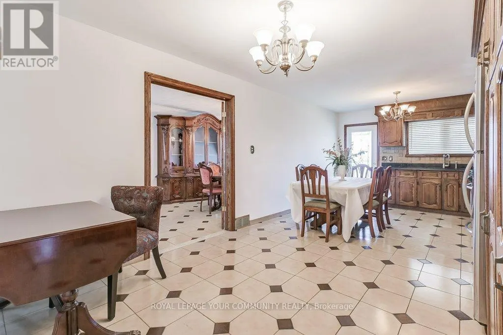 52 WHITBURN CRESCENT