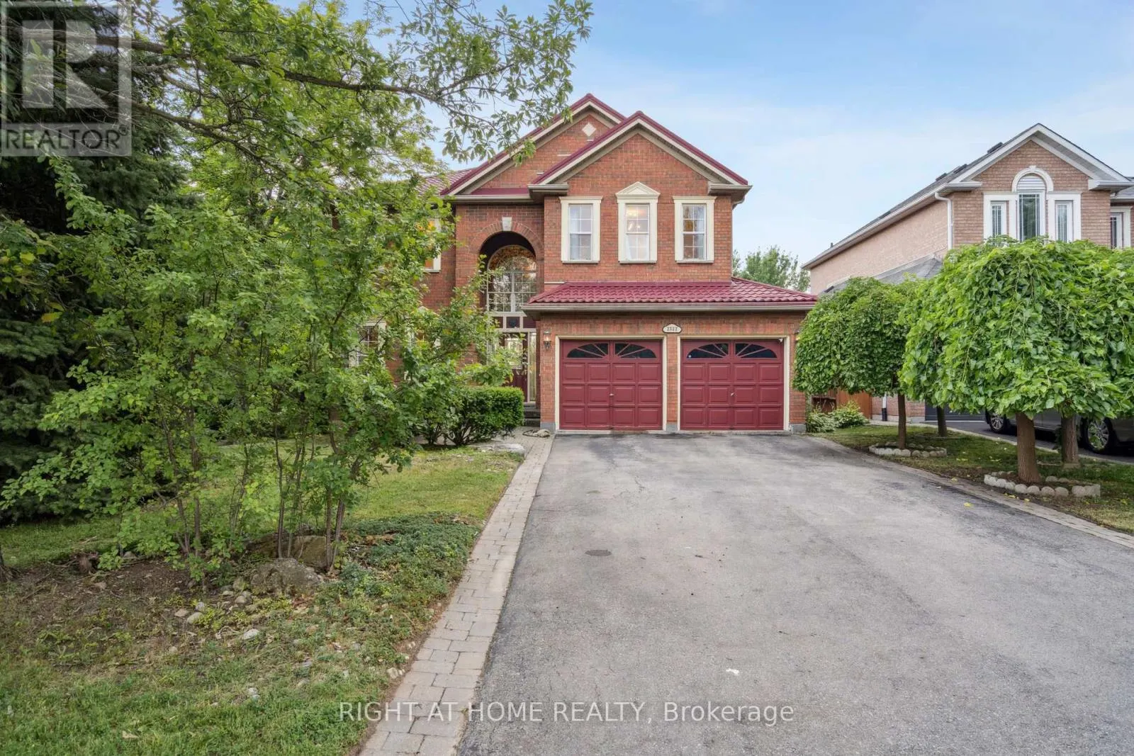 2322 WOODRIDGE WAY