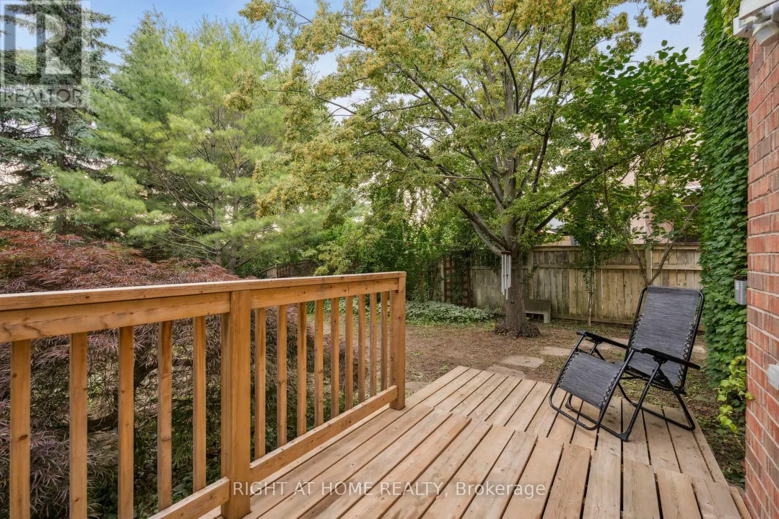 2322 WOODRIDGE WAY