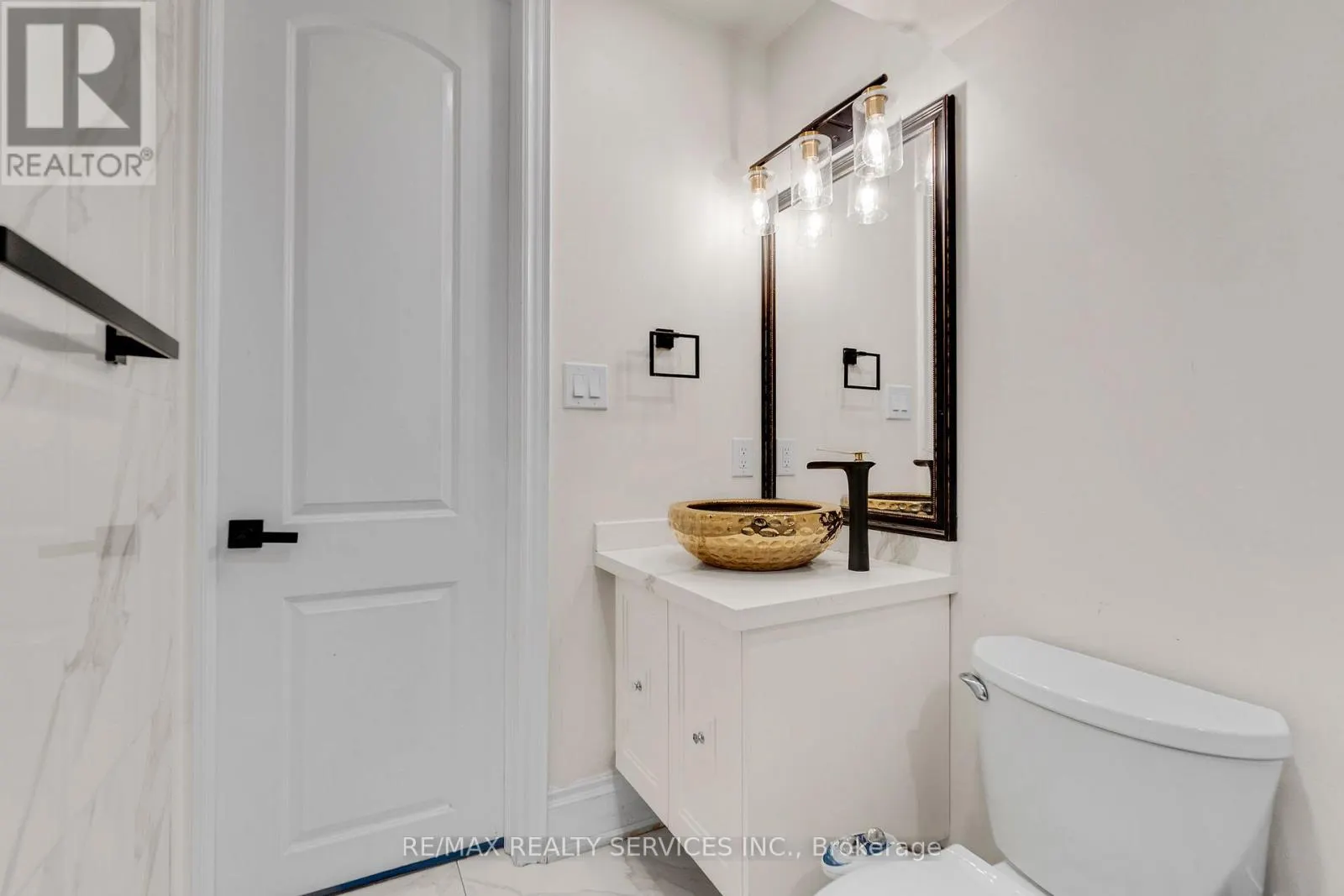 BSMT - 66 HANBURY CRESCENT