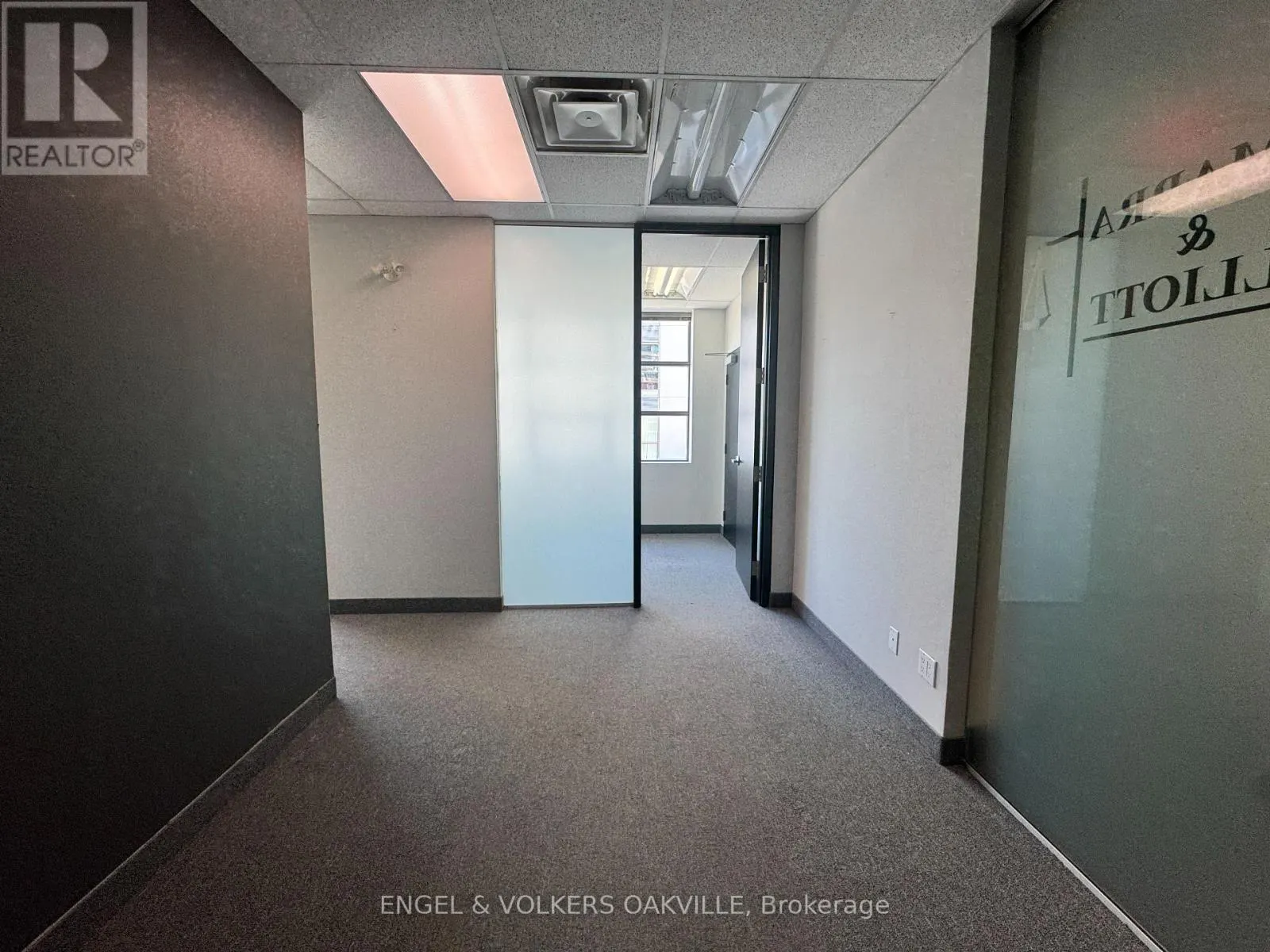 302 - 125 LAKESHORE ROAD E