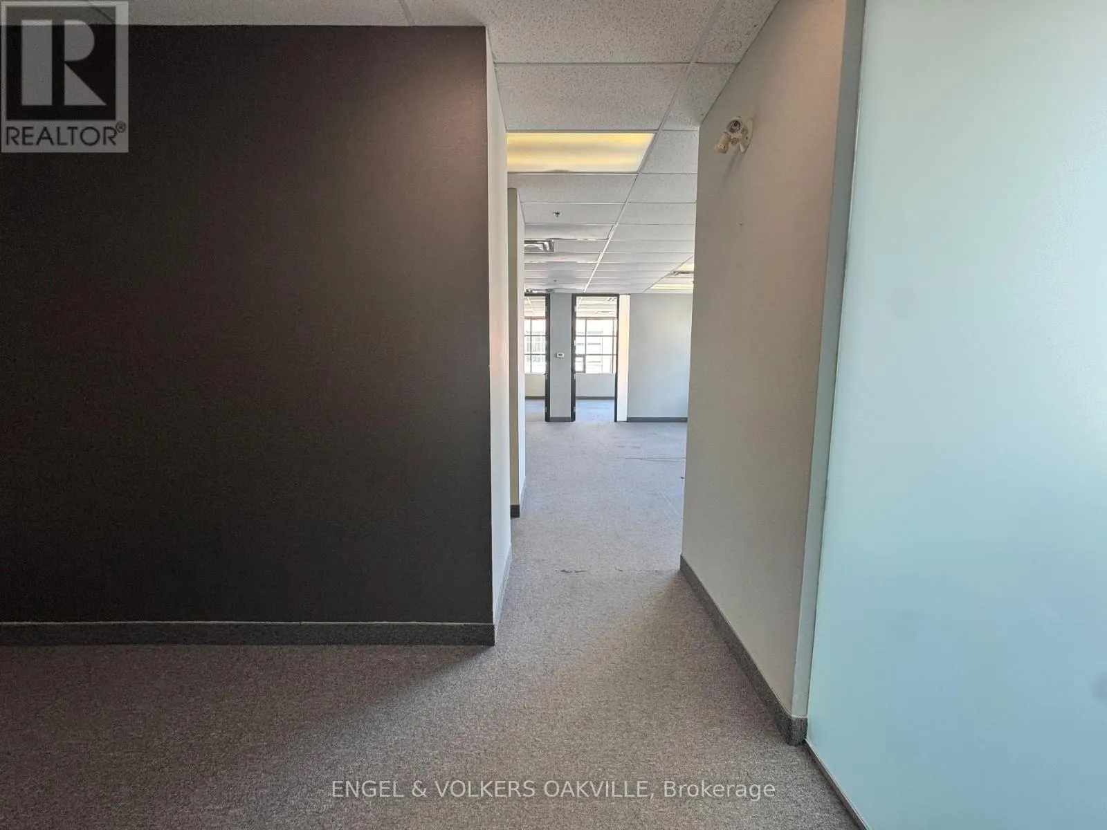 302 - 125 LAKESHORE ROAD E