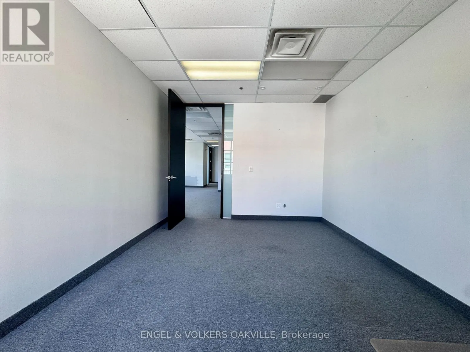 302 - 125 LAKESHORE ROAD E