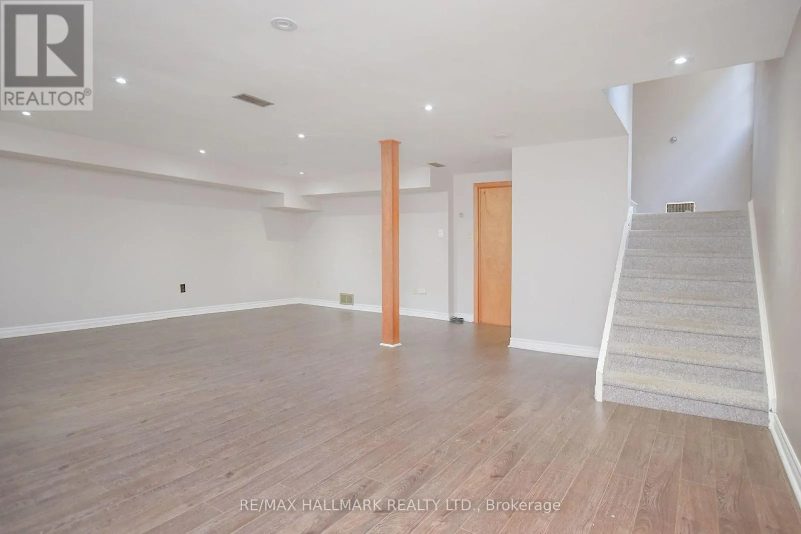 1400 KENMUIR AVENUE