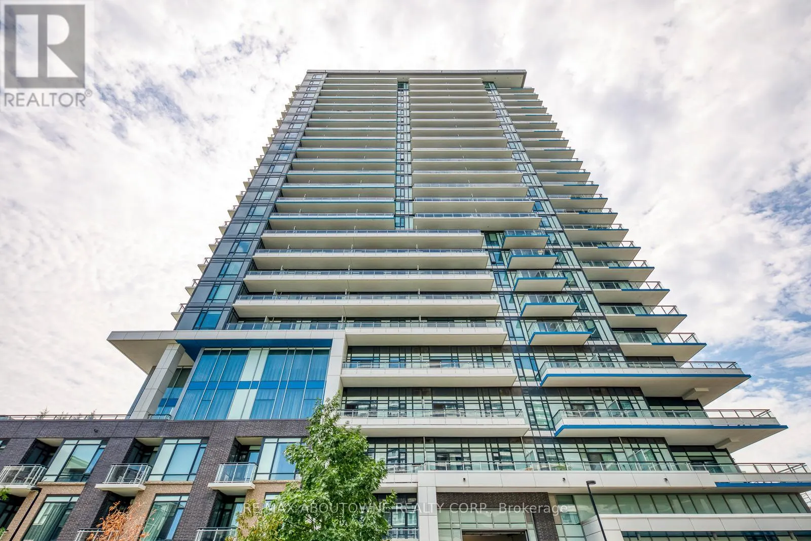 TH101 - 2560 EGLINTON AVENUE W