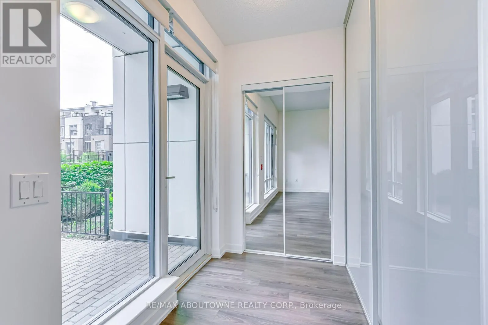 TH101 - 2560 EGLINTON AVENUE W