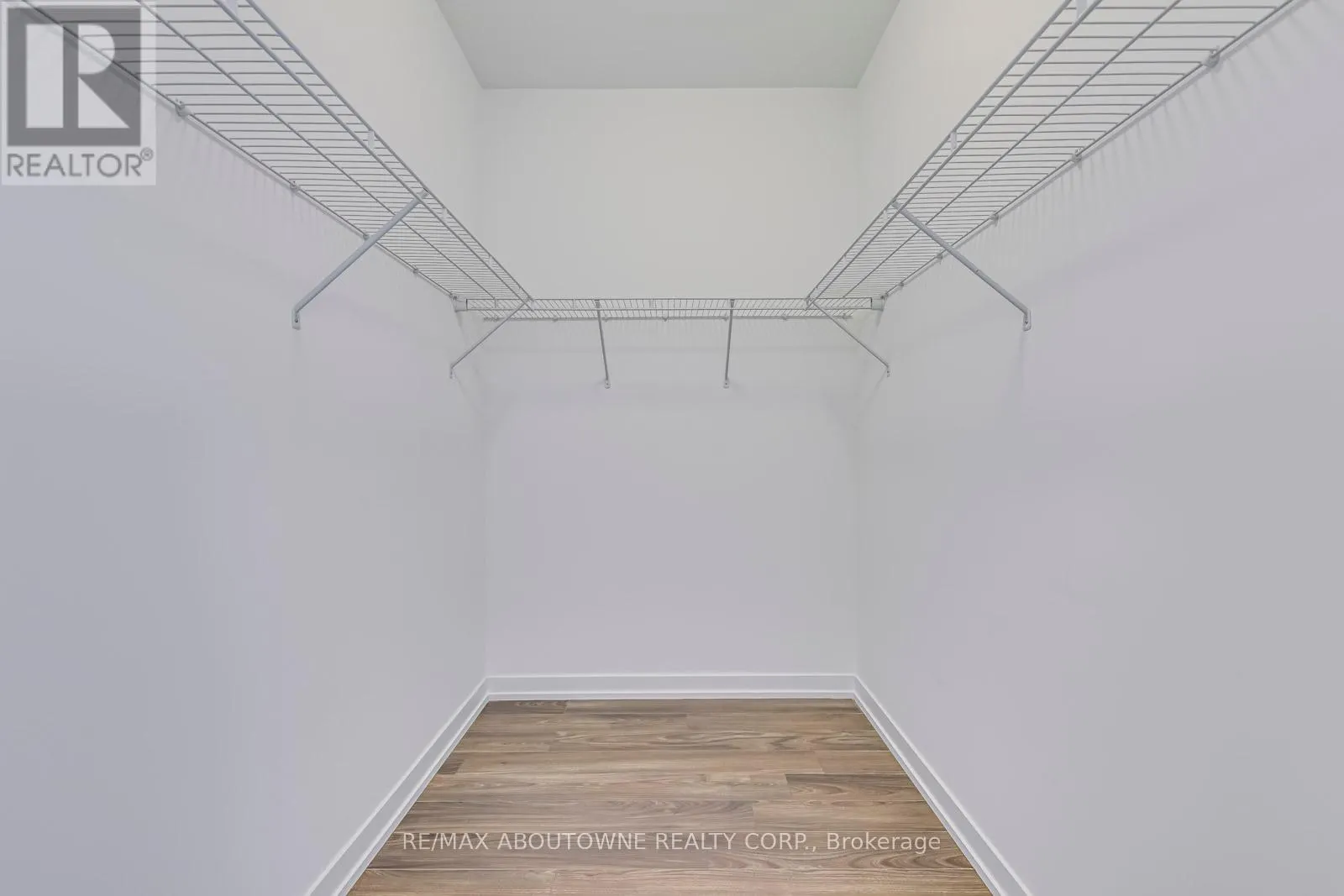 TH101 - 2560 EGLINTON AVENUE W