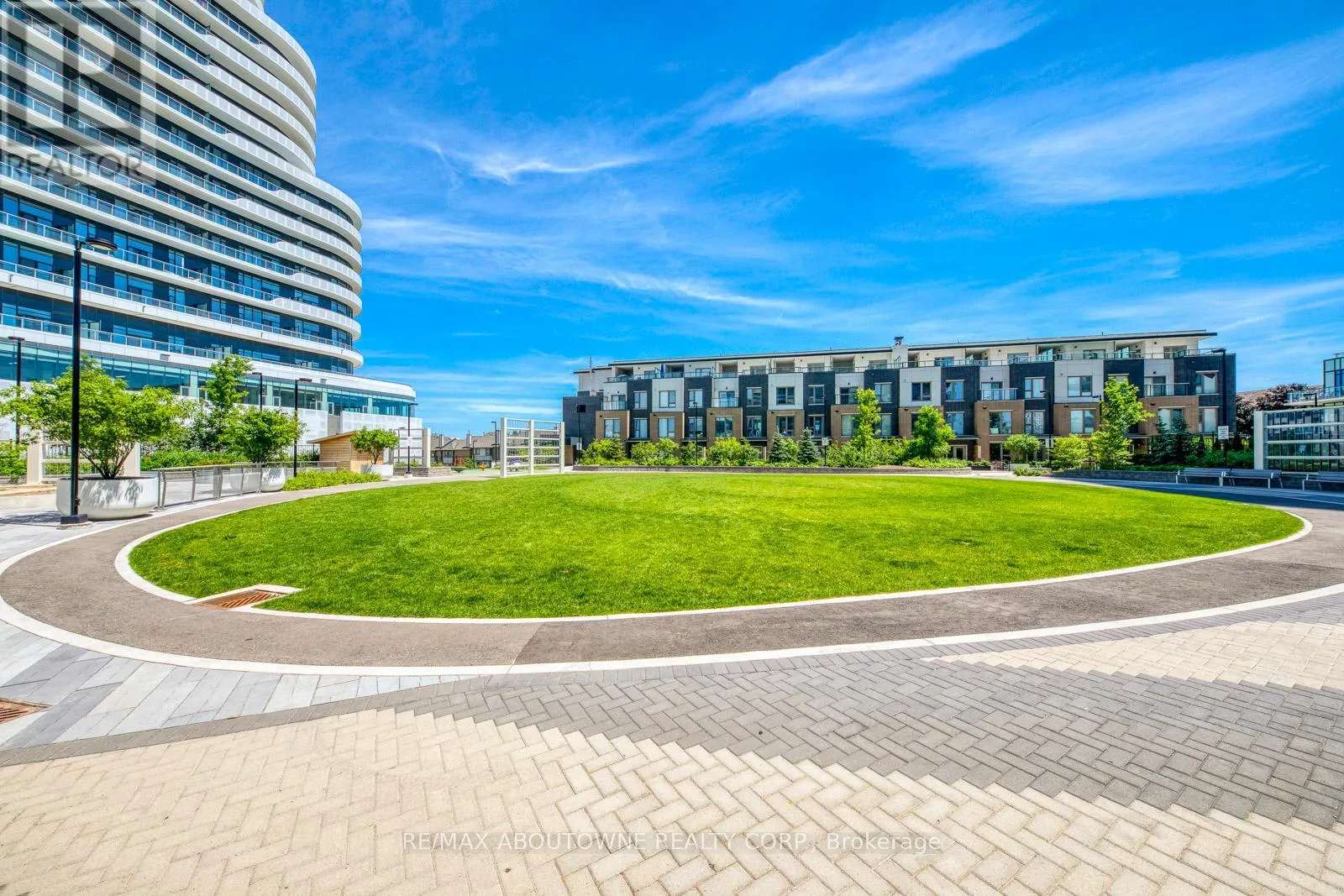 TH101 - 2560 EGLINTON AVENUE W