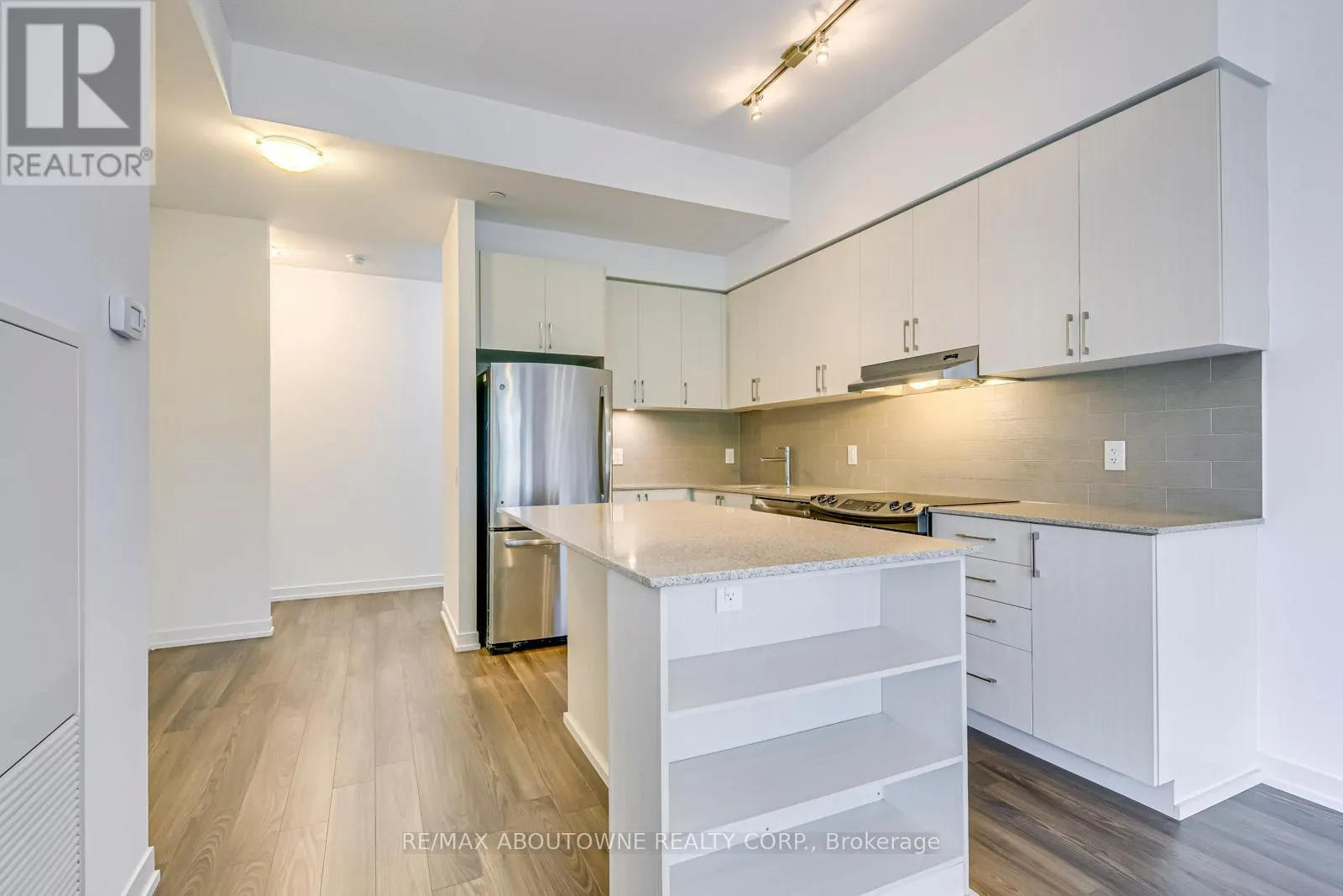 TH101 - 2560 EGLINTON AVENUE W