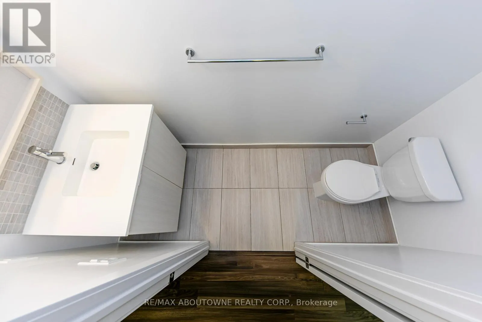 TH101 - 2560 EGLINTON AVENUE W