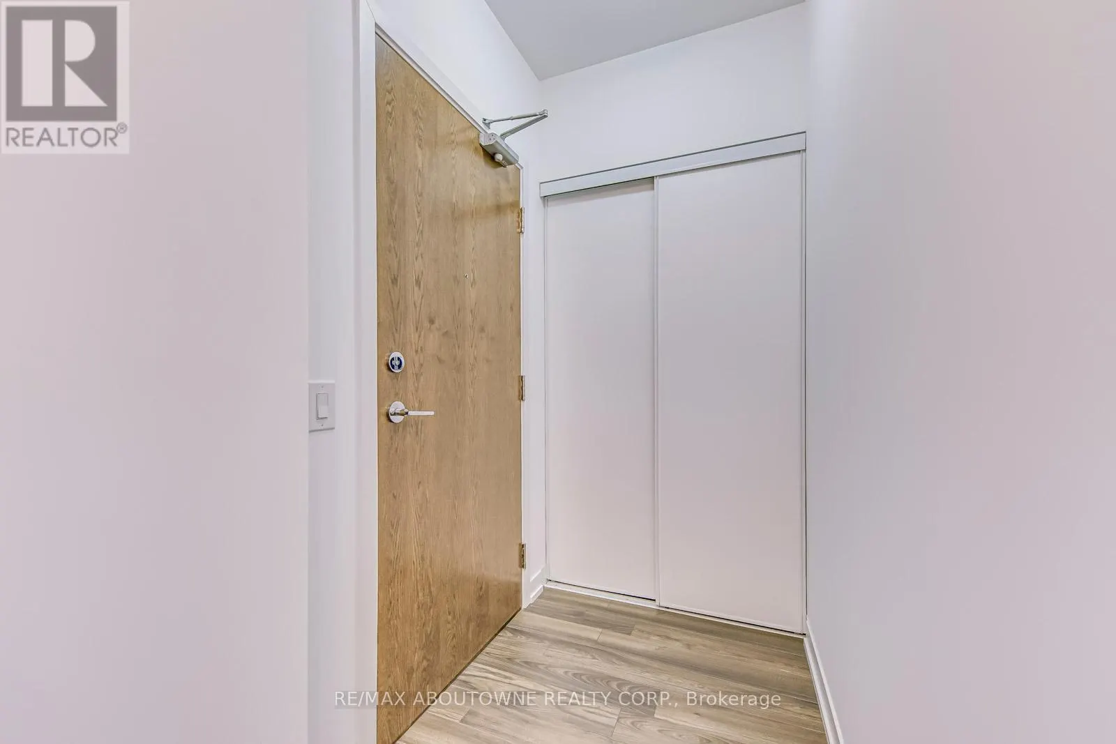 TH101 - 2560 EGLINTON AVENUE W