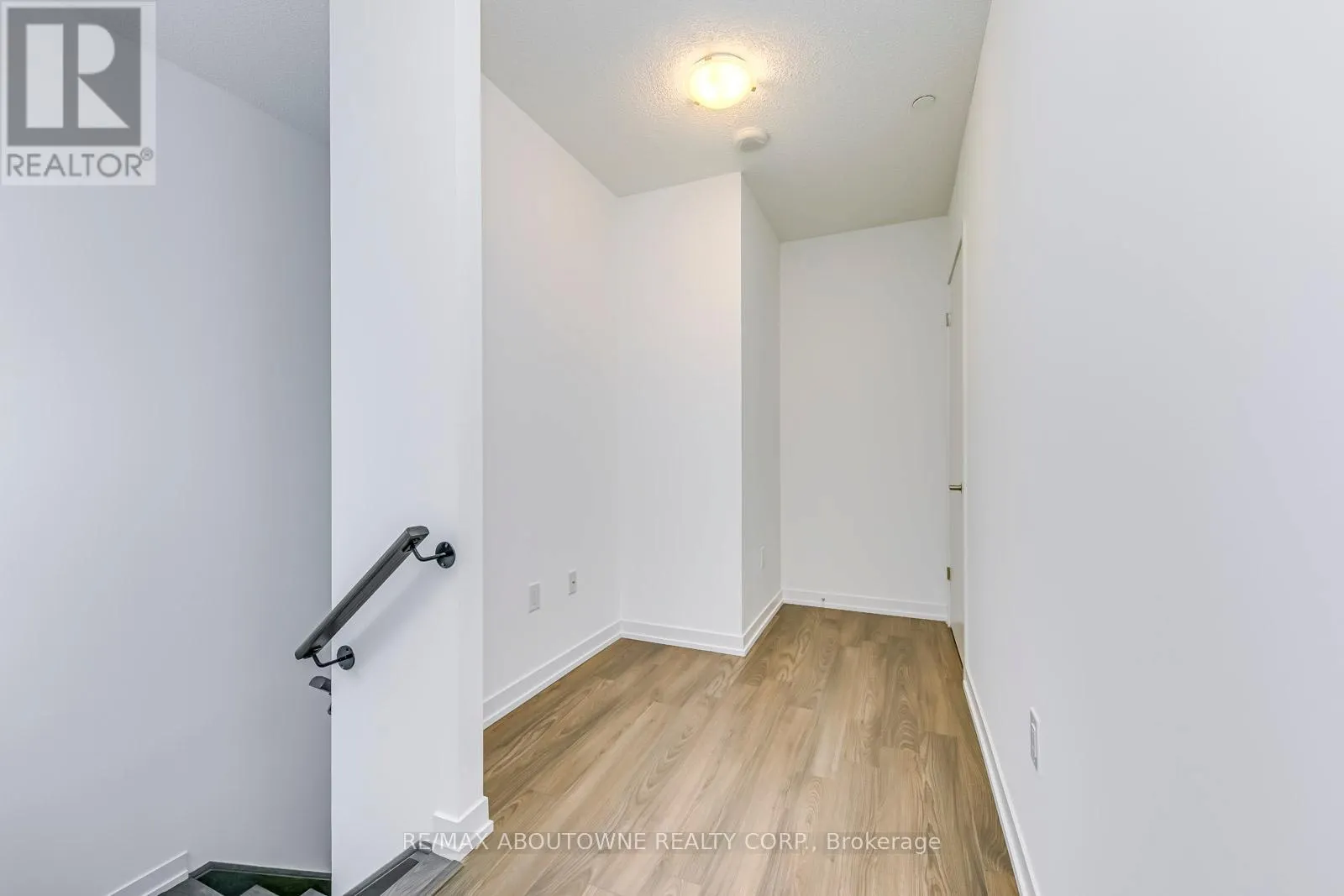 TH101 - 2560 EGLINTON AVENUE W
