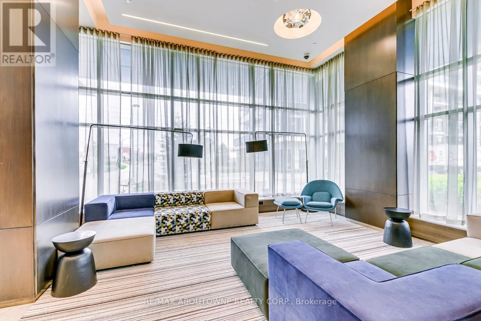 TH101 - 2560 EGLINTON AVENUE W
