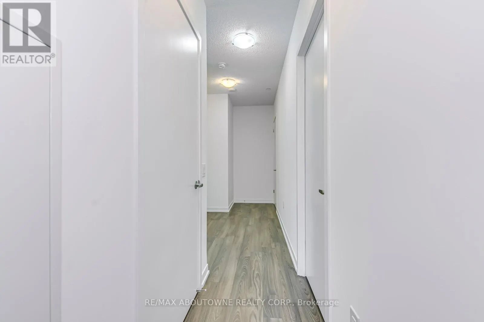 TH101 - 2560 EGLINTON AVENUE W