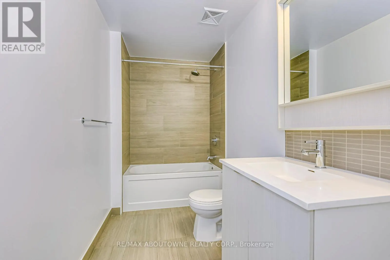TH101 - 2560 EGLINTON AVENUE W