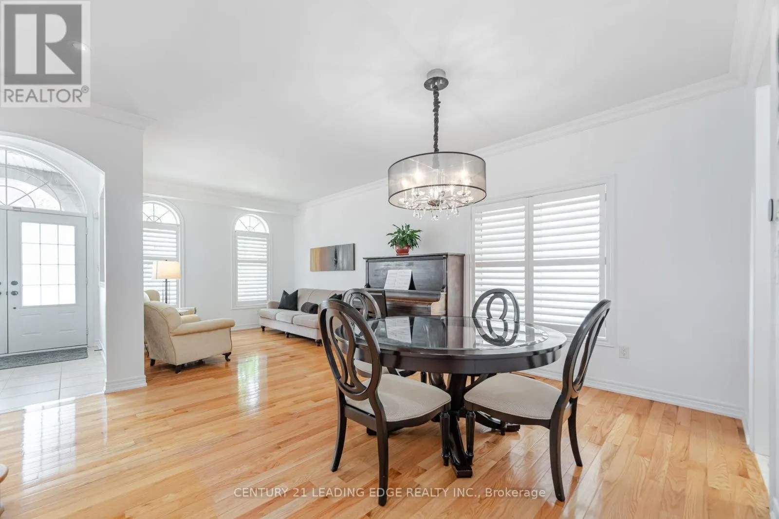34 ROYAL LINKS CIRCLE