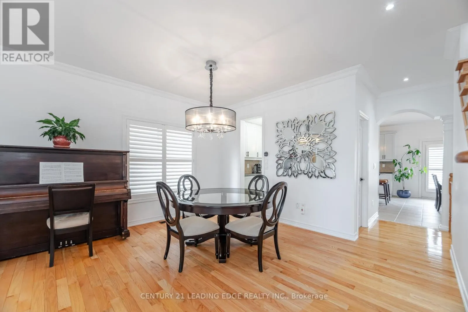 34 ROYAL LINKS CIRCLE