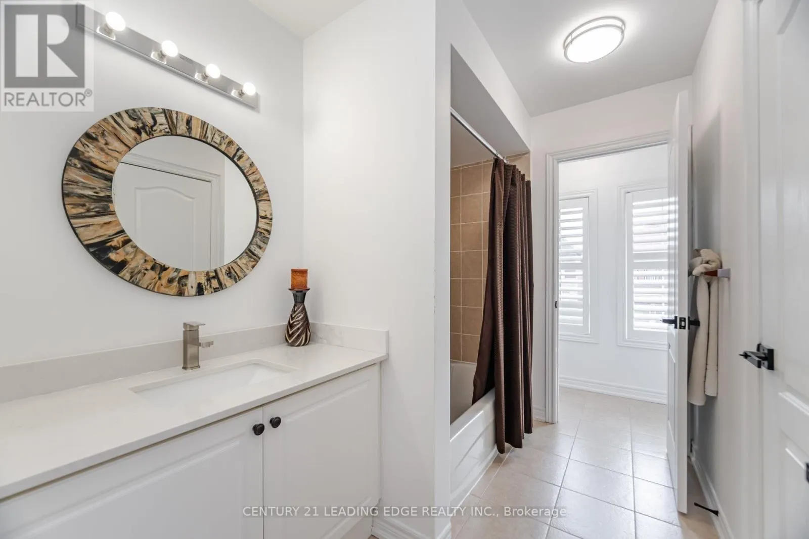 34 ROYAL LINKS CIRCLE