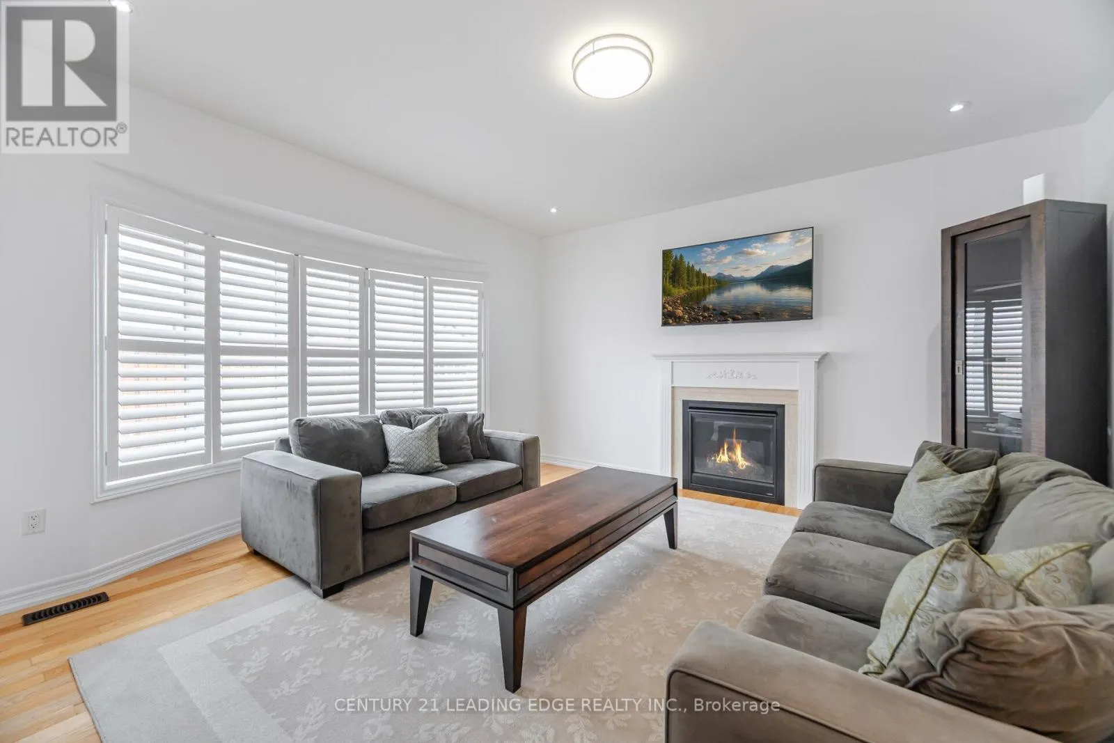 34 ROYAL LINKS CIRCLE