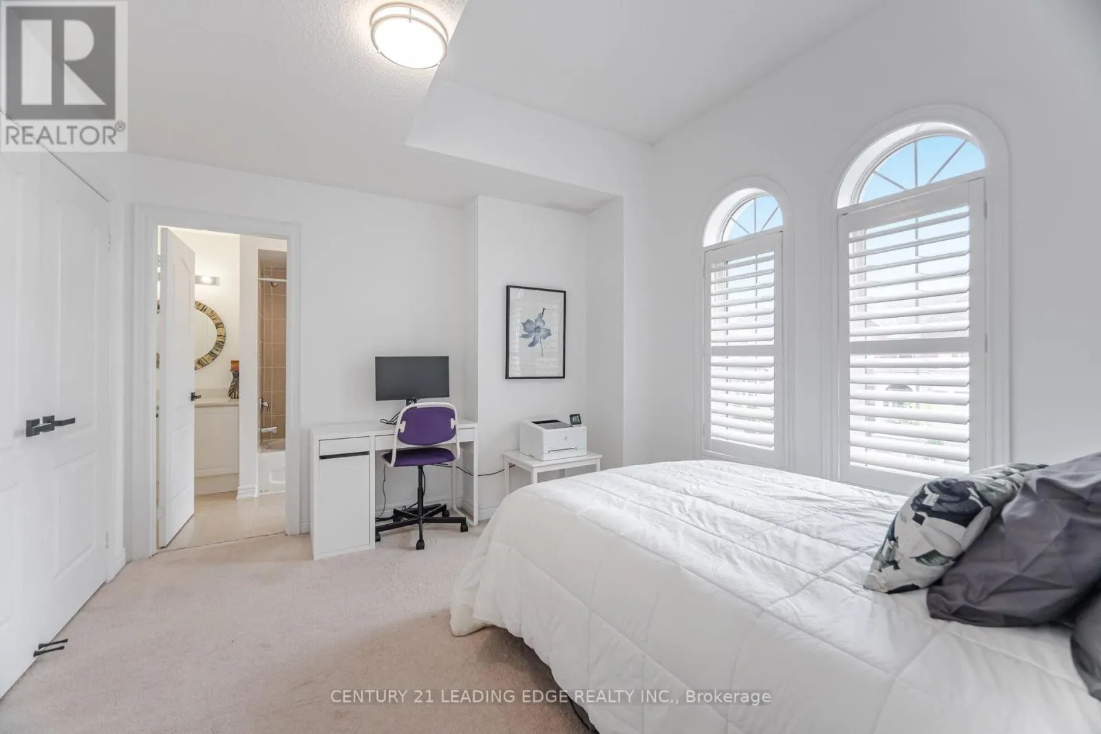 34 ROYAL LINKS CIRCLE