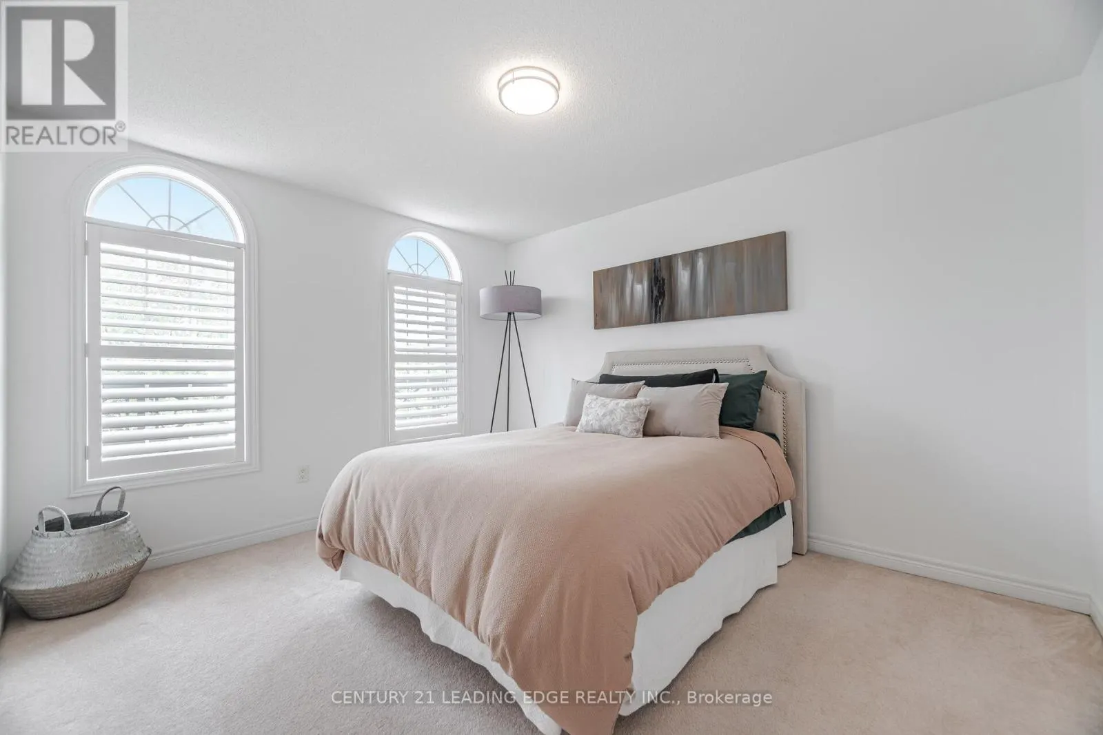 34 ROYAL LINKS CIRCLE