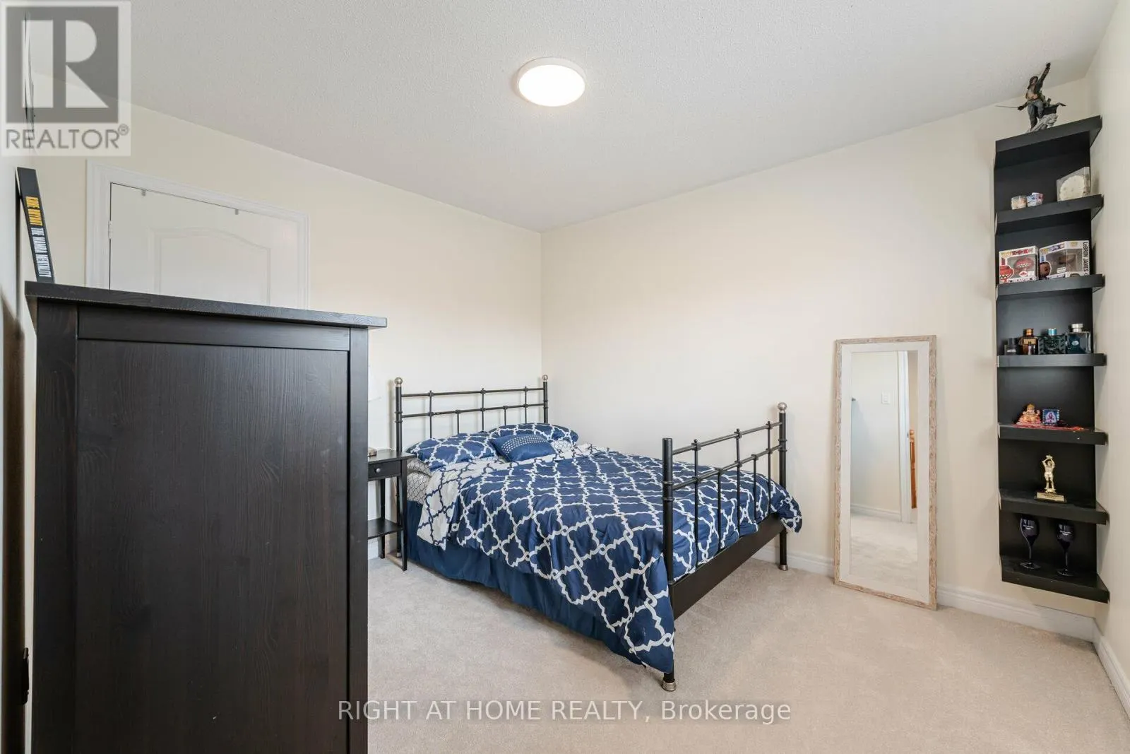 122 FLETCHERS CREEK BOULEVARD