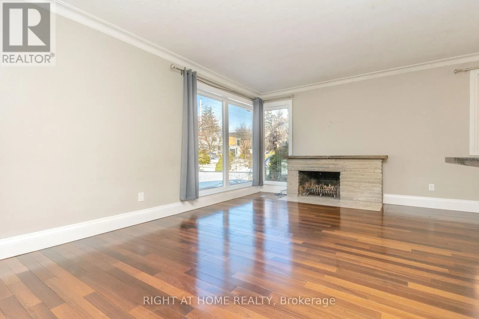 MAIN - 81A SHAVER AVENUE N