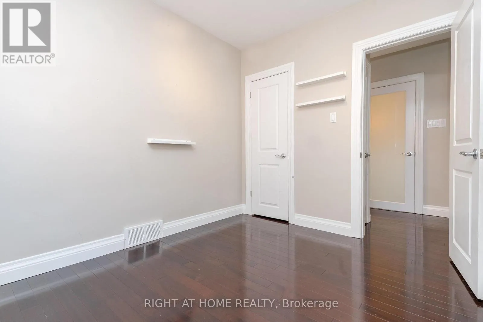 MAIN - 81A SHAVER AVENUE N