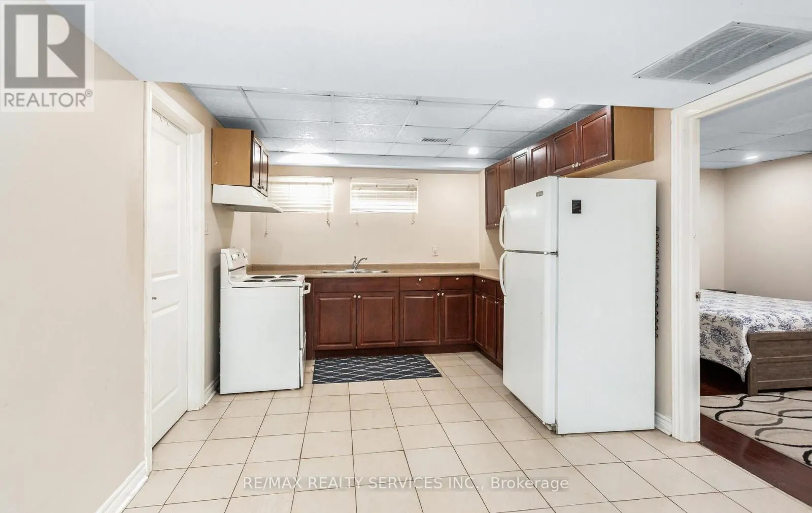 3770 BRINWOOD GATE