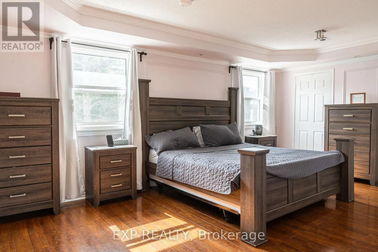 218 KENSINGTON PLACE
