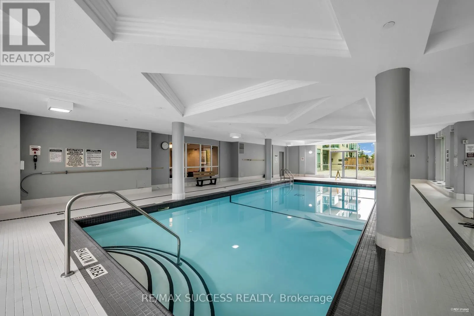 806 - 2565 ERIN CENTRE BOULEVARD