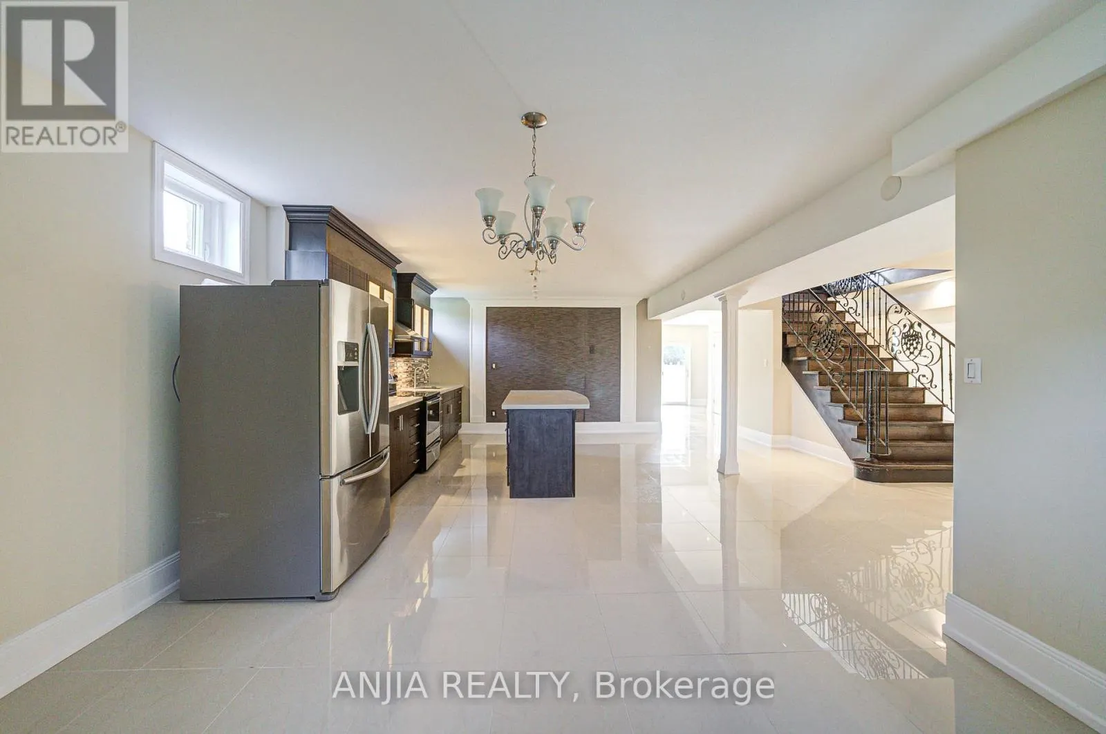 44 BELLINI AVENUE