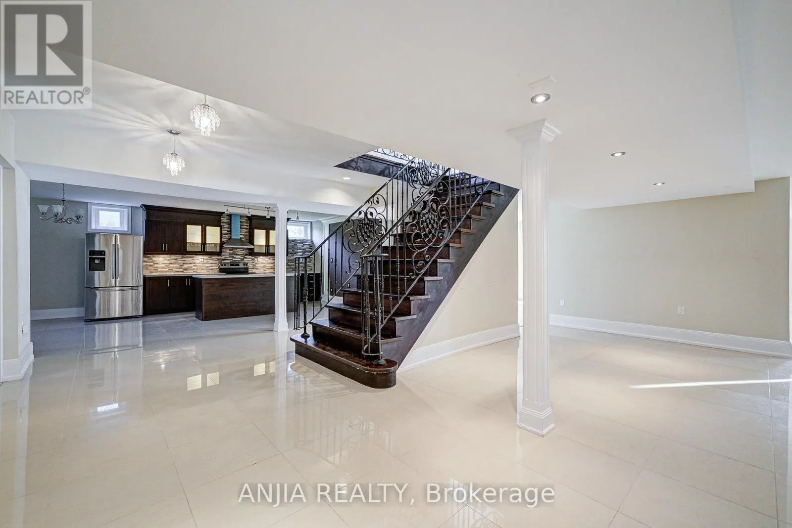 44 BELLINI AVENUE