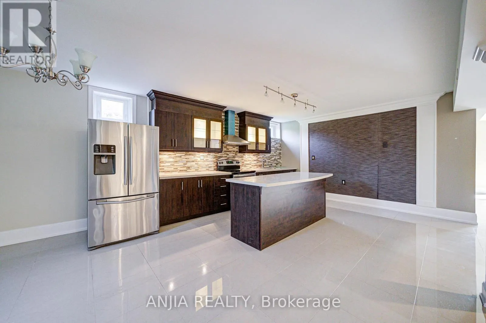 44 BELLINI AVENUE