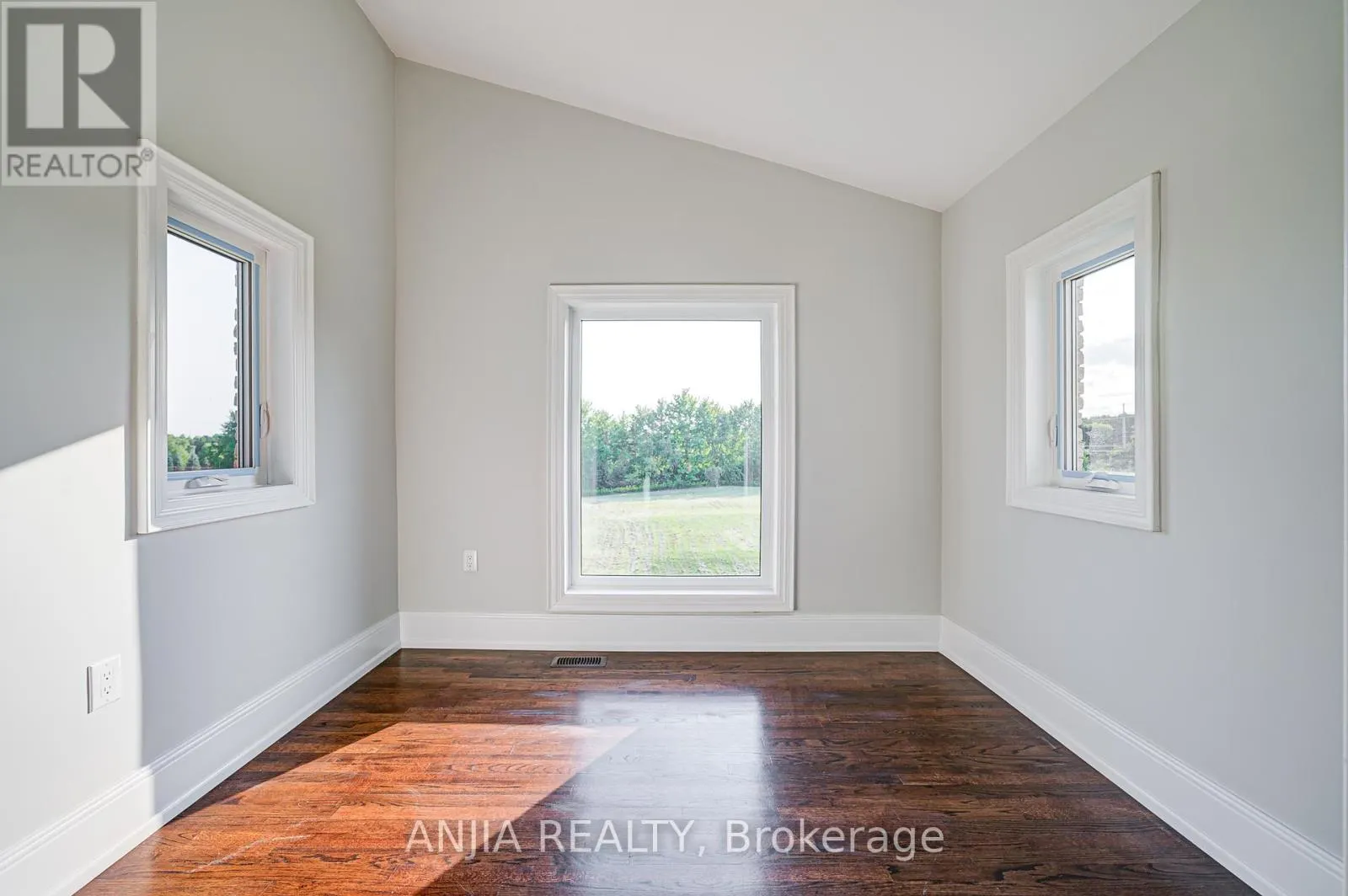 44 BELLINI AVENUE