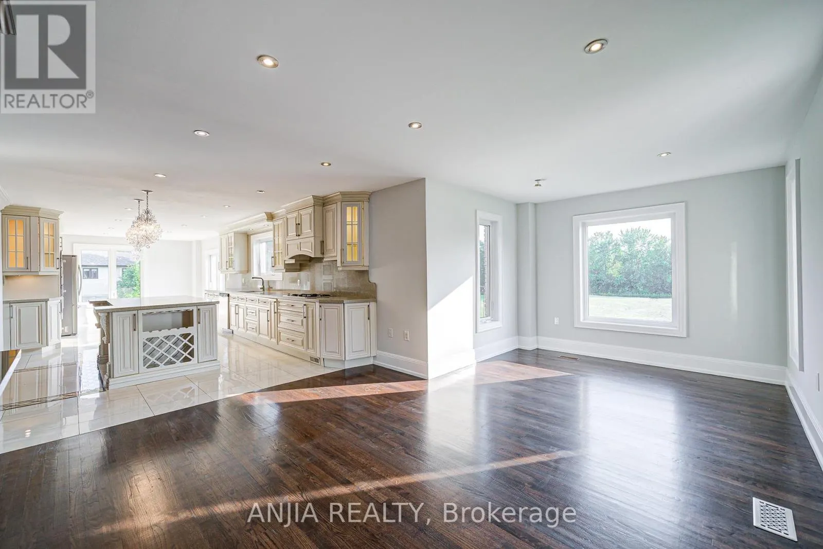 44 BELLINI AVENUE