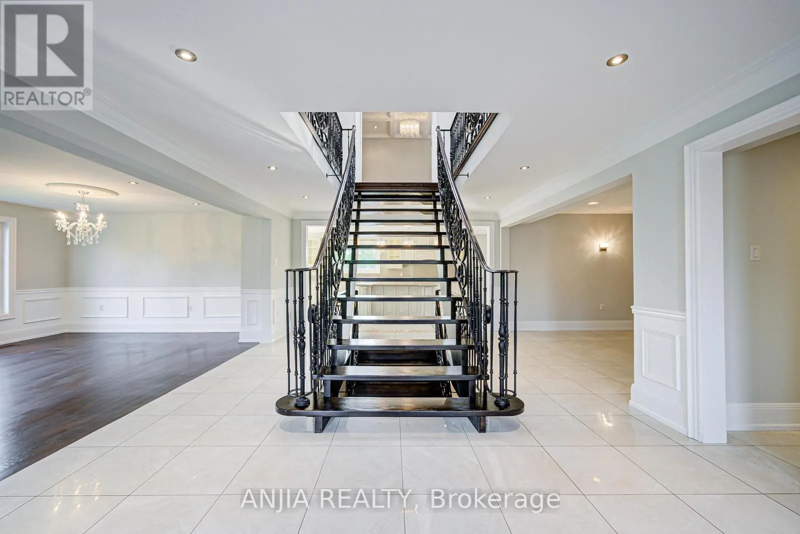 44 BELLINI AVENUE