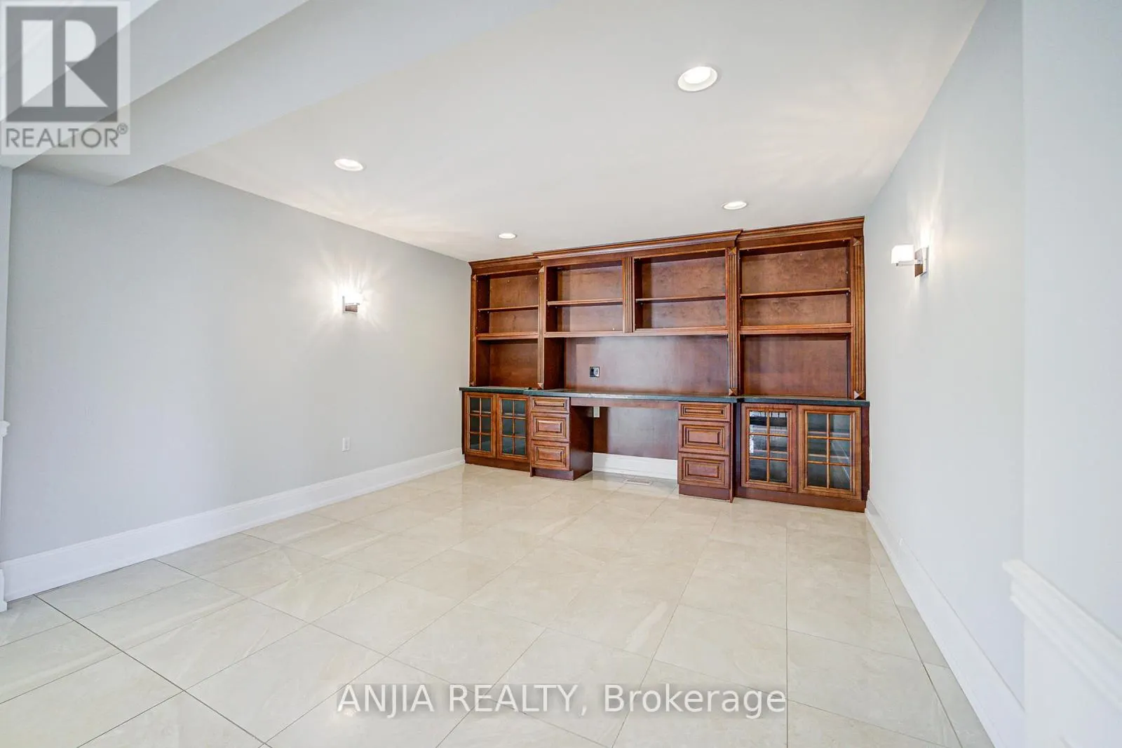44 BELLINI AVENUE