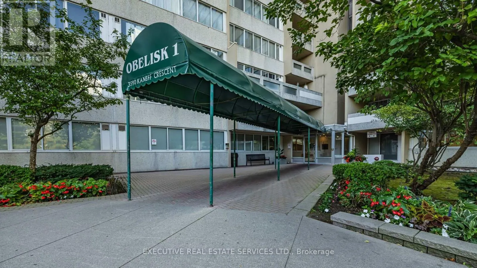 2002 - 3590 KANEFF CRESCENT