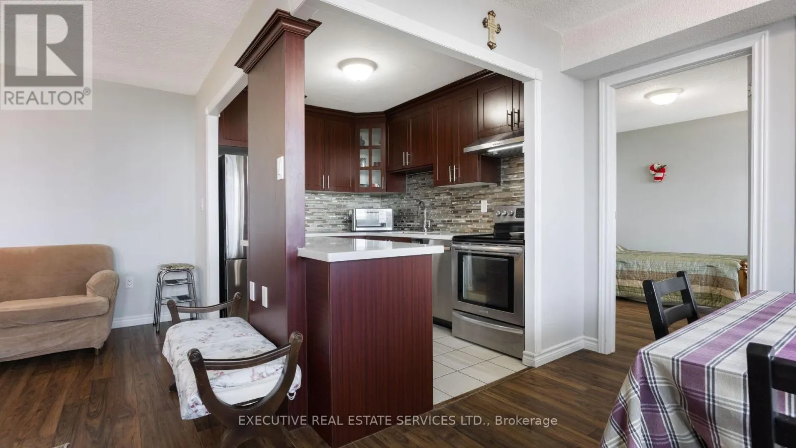 2002 - 3590 KANEFF CRESCENT