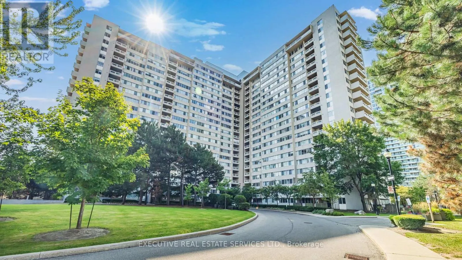 2002 - 3590 KANEFF CRESCENT