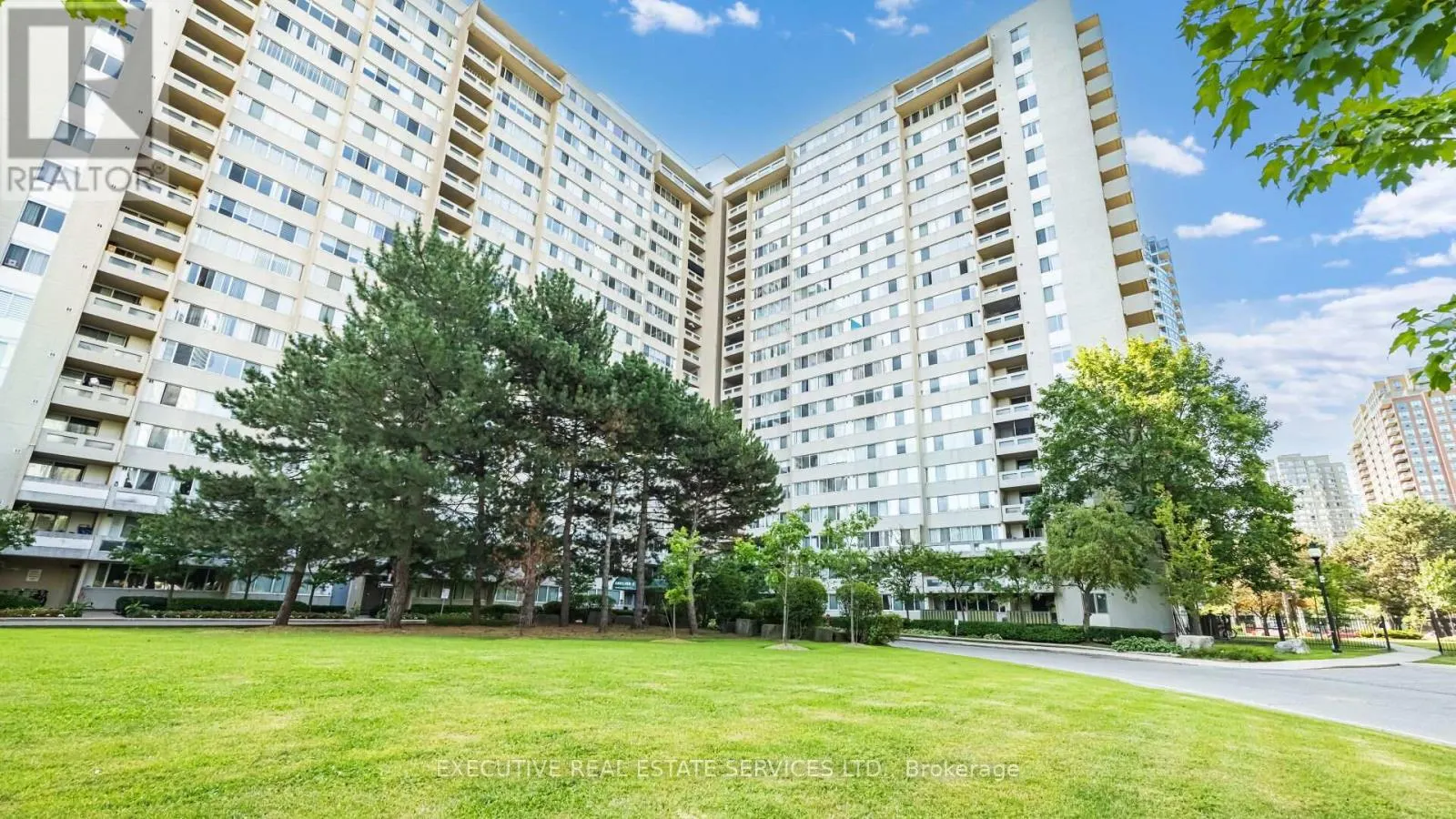 2002 - 3590 KANEFF CRESCENT