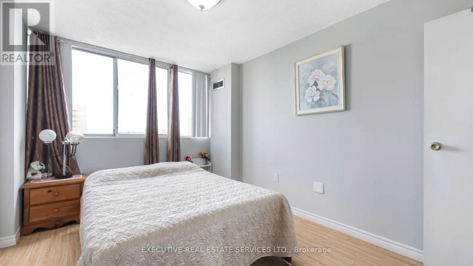 2002 - 3590 KANEFF CRESCENT