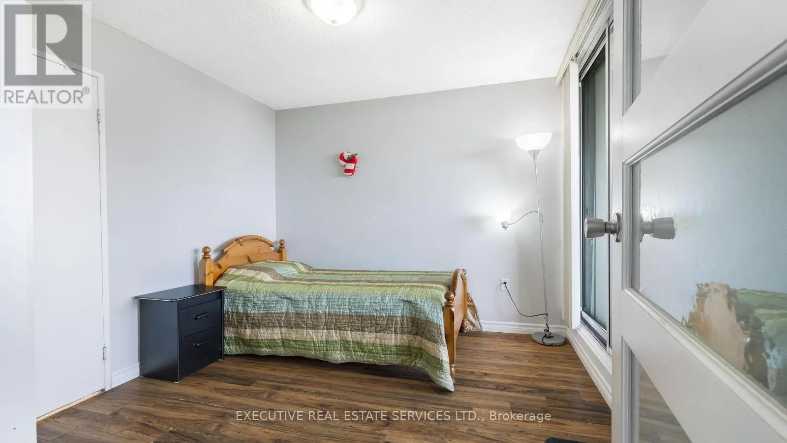 2002 - 3590 KANEFF CRESCENT