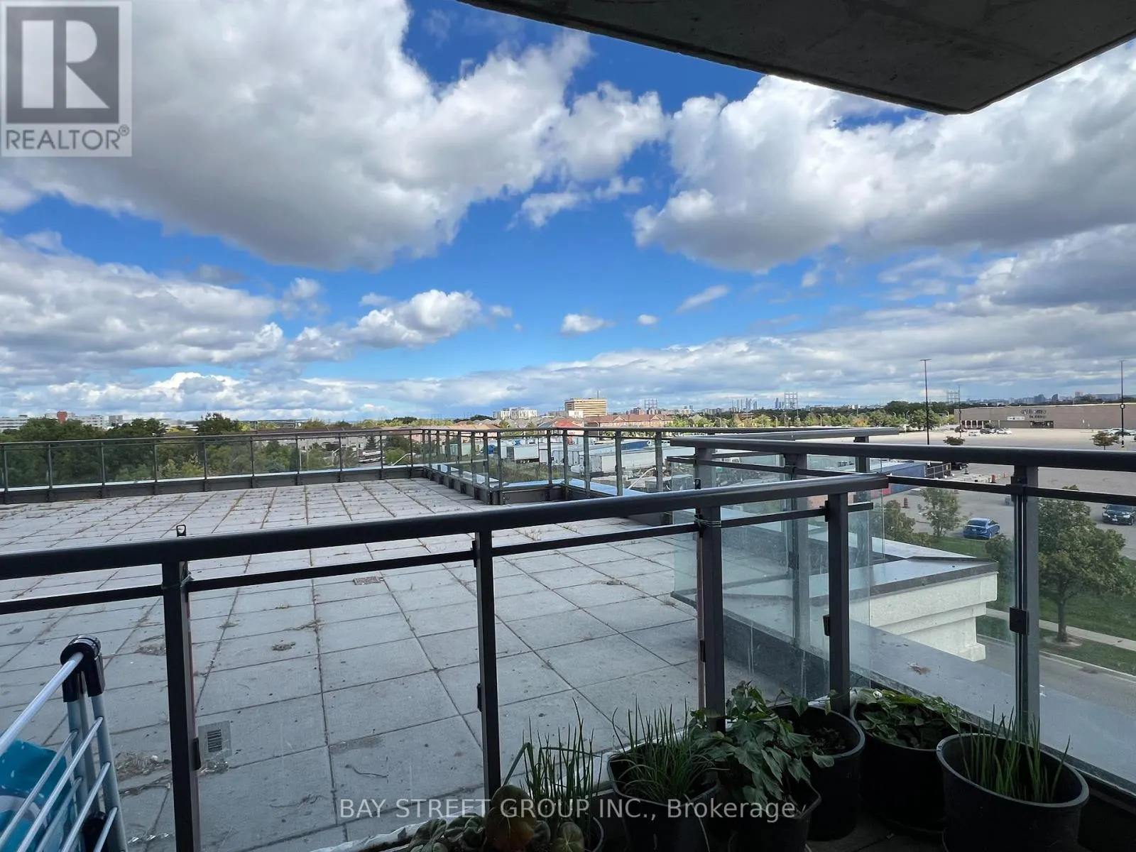 409 - 840 QUEENS PLATE DRIVE