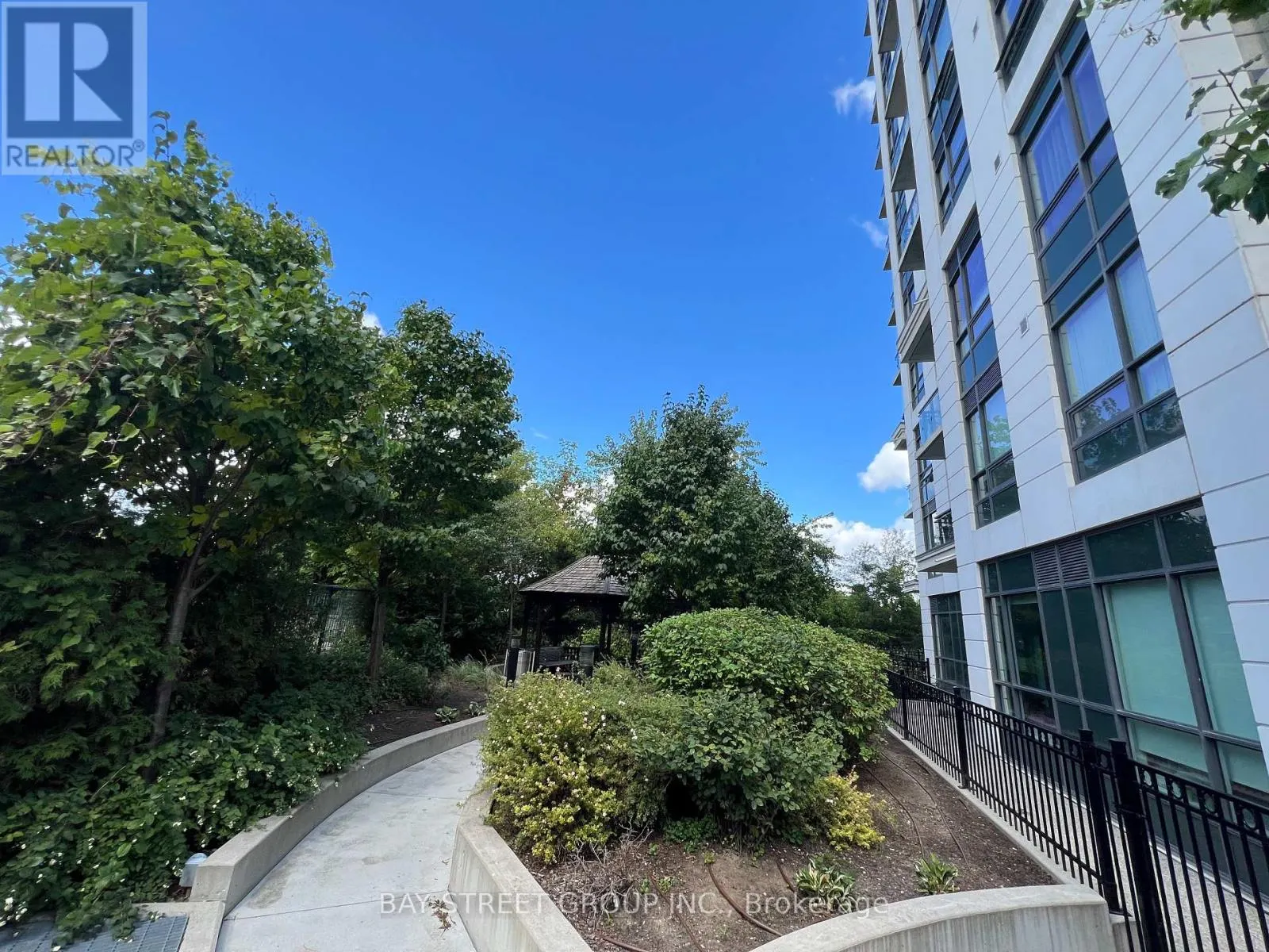 409 - 840 QUEENS PLATE DRIVE