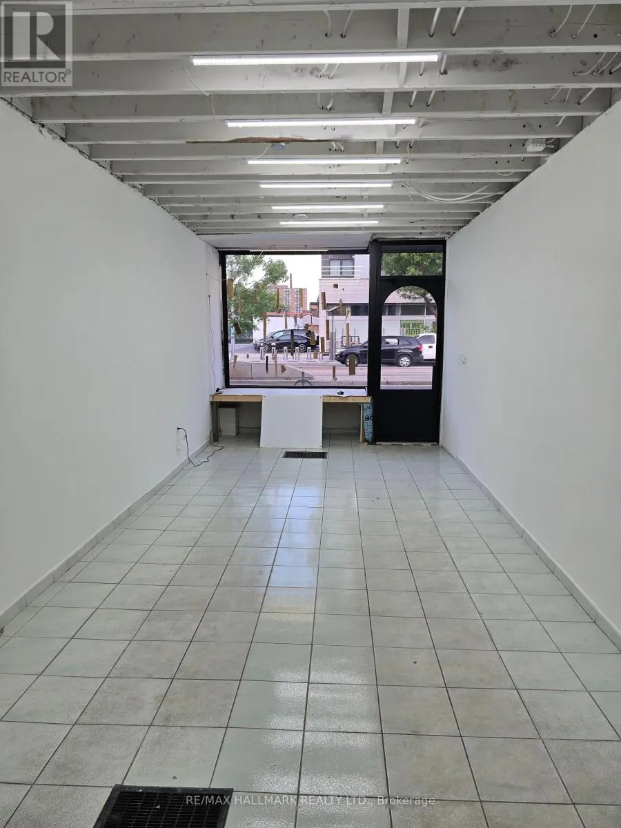 MAIN - 1752 ST CLAIR AVENUE W